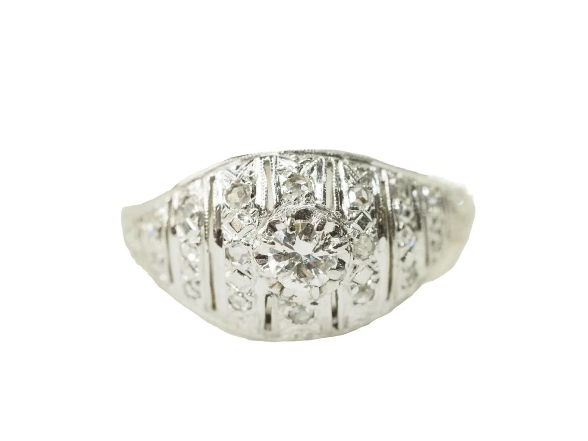 Bague Dôme en or blanc et diamants