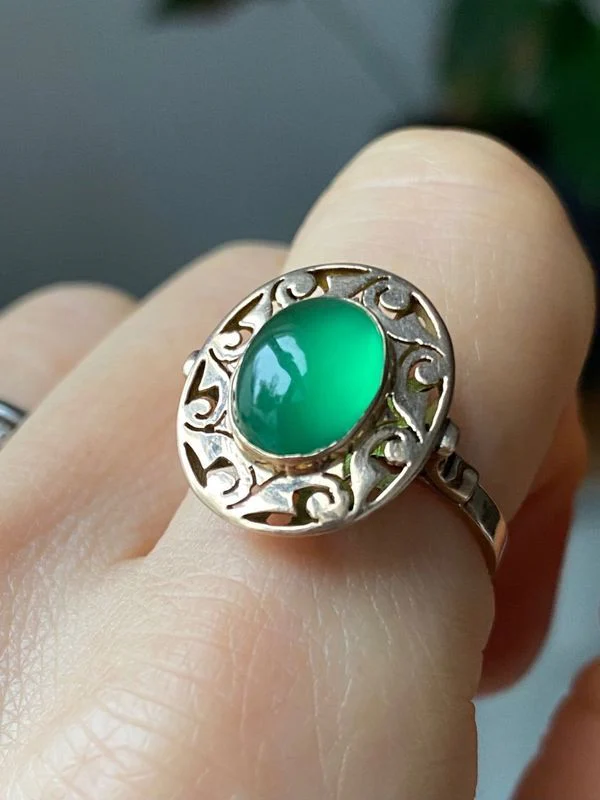 Bague en or rose 14k sertie d’une chrysoprase - Image 2