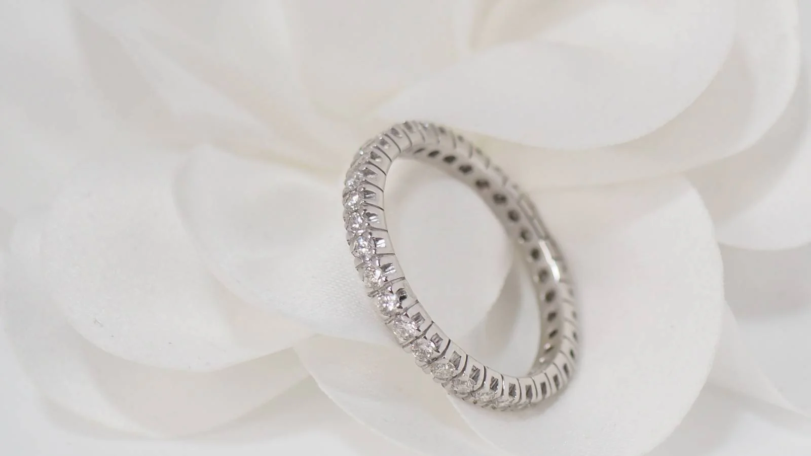 Alliance en or blanc et diamants (0,90carat) - Image 4