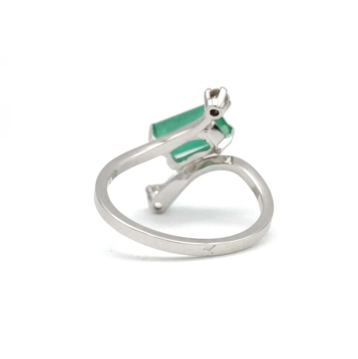 Bague en or blanc, émeraude et diamant - Image 2