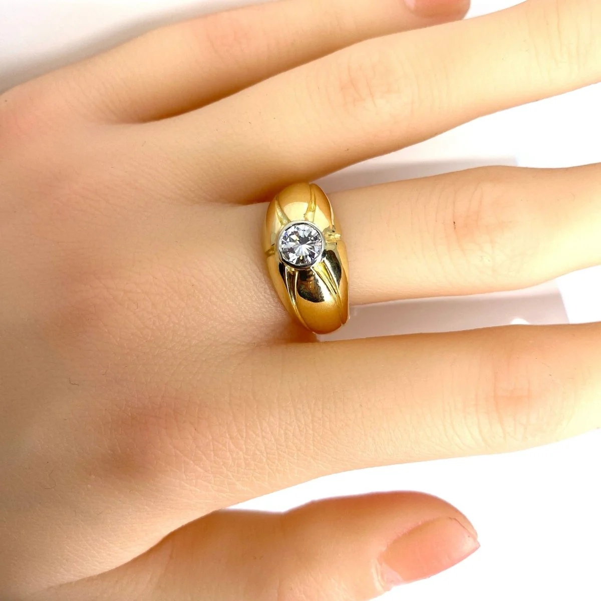 Bague jonc en or jaune 18 carats et diamant 0,50 carat - Image 2