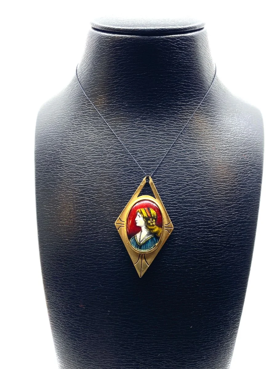 Collier Pendentif en or jaune et émail - Image 2