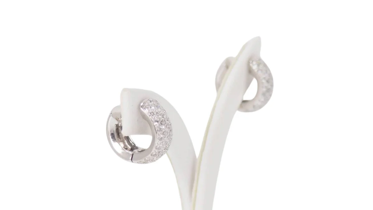 Boucles d'oreilles Créoles en or blanc et diamants - Image 4