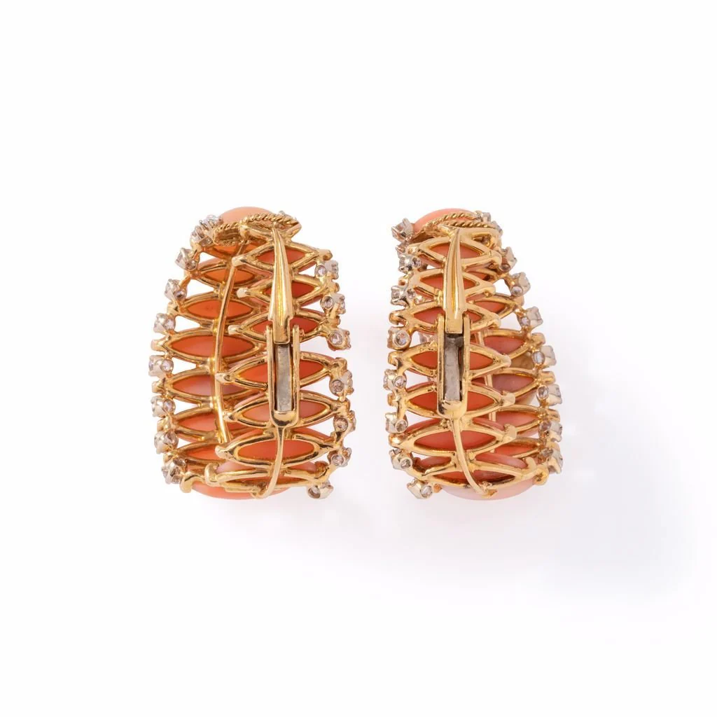 Boucle d'oreilles en or jaune, corail et  diamants - Image 4