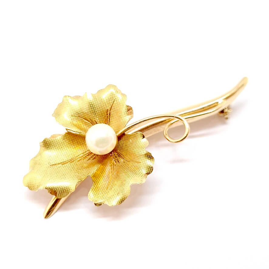 Broche Feuille en or jaune et perle