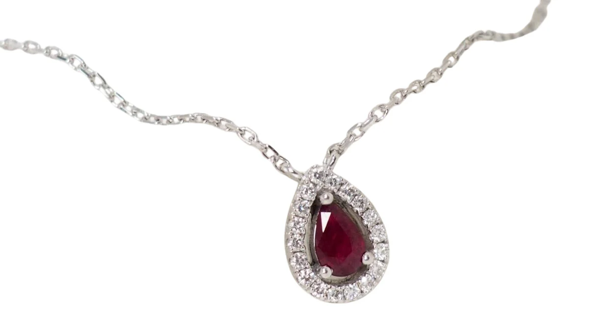 Collier pendentif en or blanc, diamants et Rubis en poire - Image 2