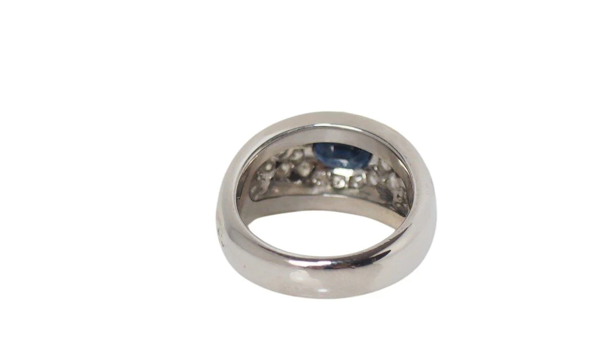 Bague Bandeau en or blanc, saphir et diamants - Image 4