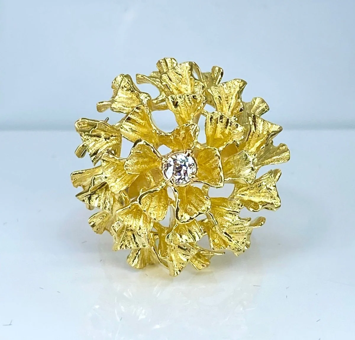 Importante bague en or jaune 18 carats et diamants