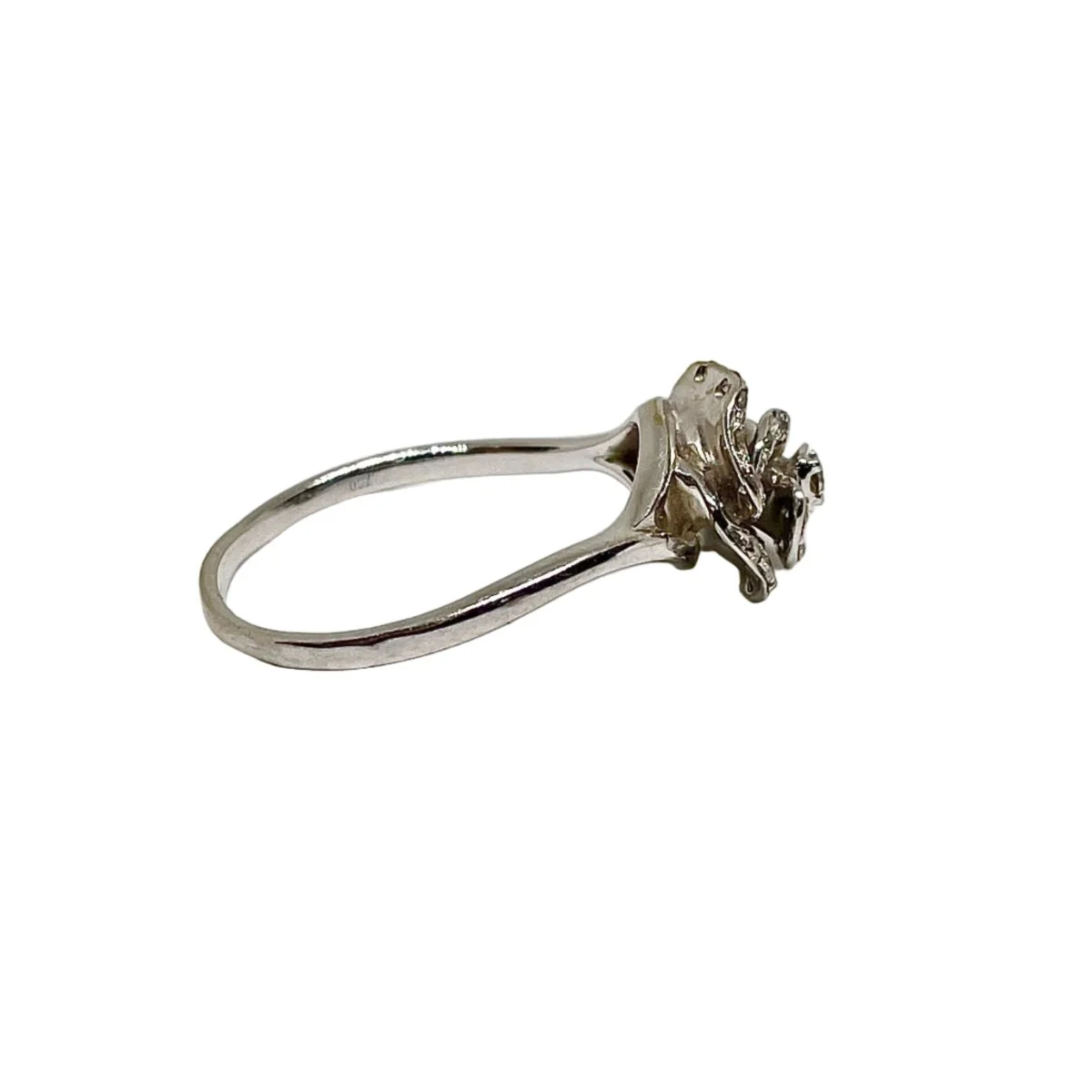 Bague Marguerite en or blanc et diamants - Image 3
