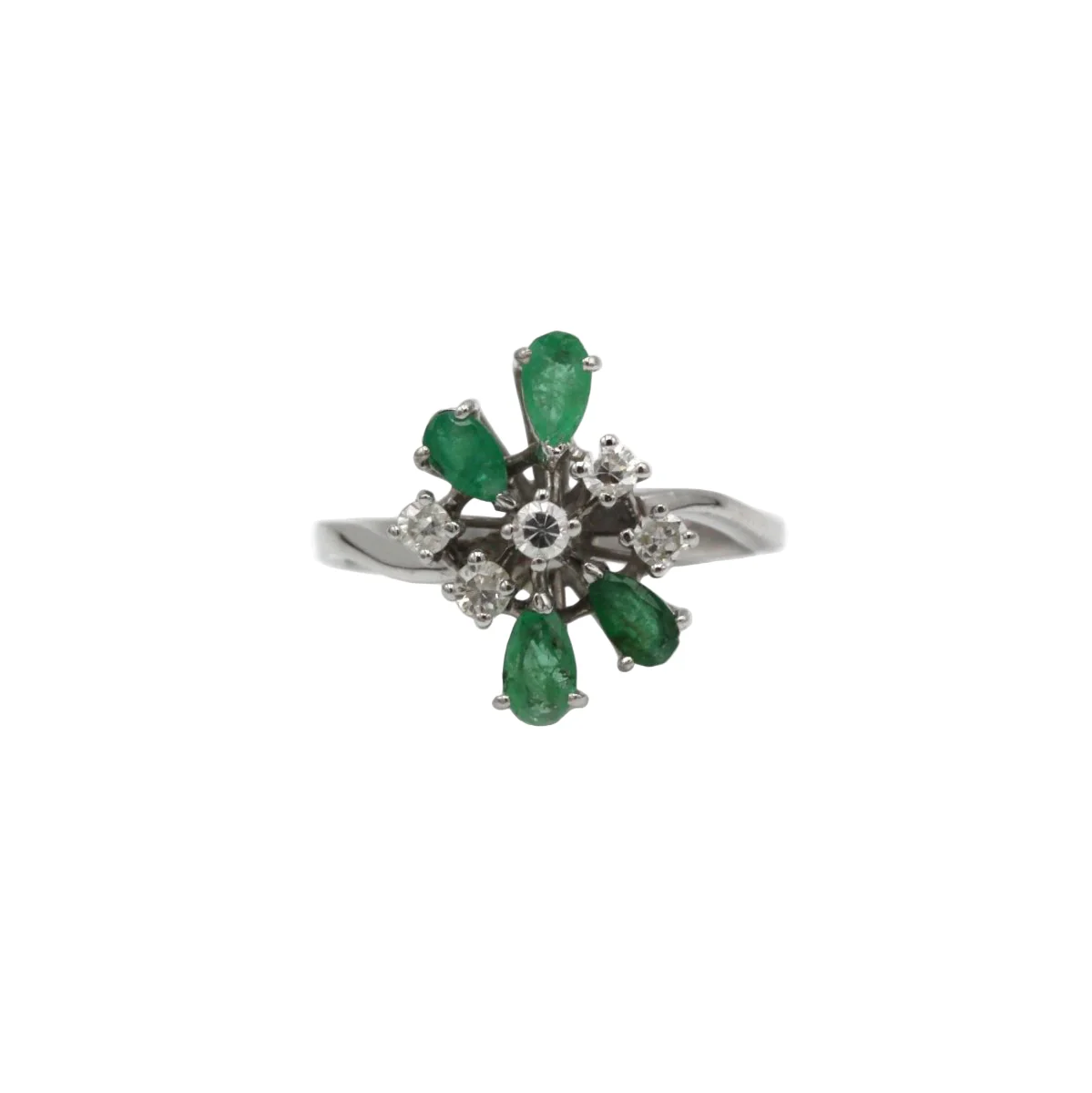 Bague Cocktail en or blanc, émeraudes et diamants