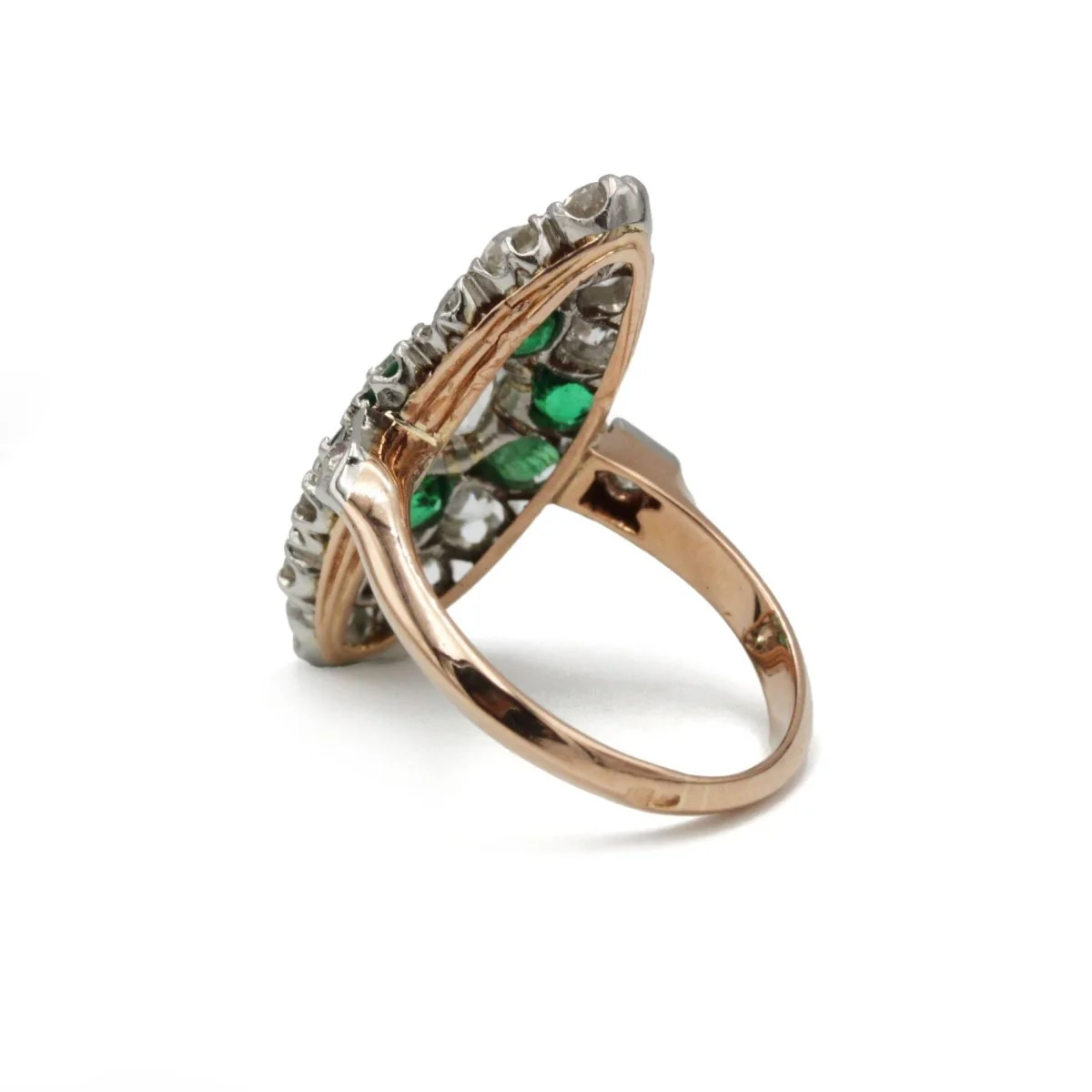Bague Marquise en or jaune, platine, émeraudes et diamants - Image 5