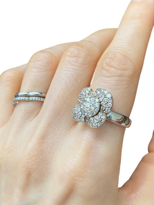 Bague en or jaune 18k en forme de fleur et diamants - Image 3
