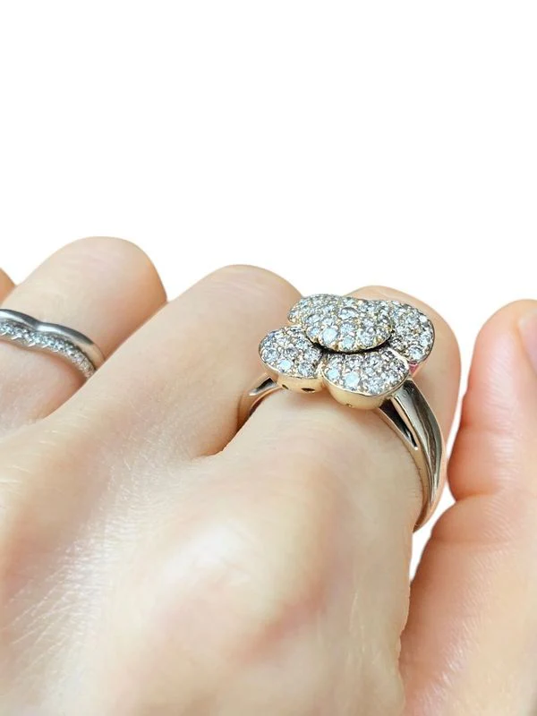 Bague en or jaune 18k en forme de fleur et diamants - Image 7