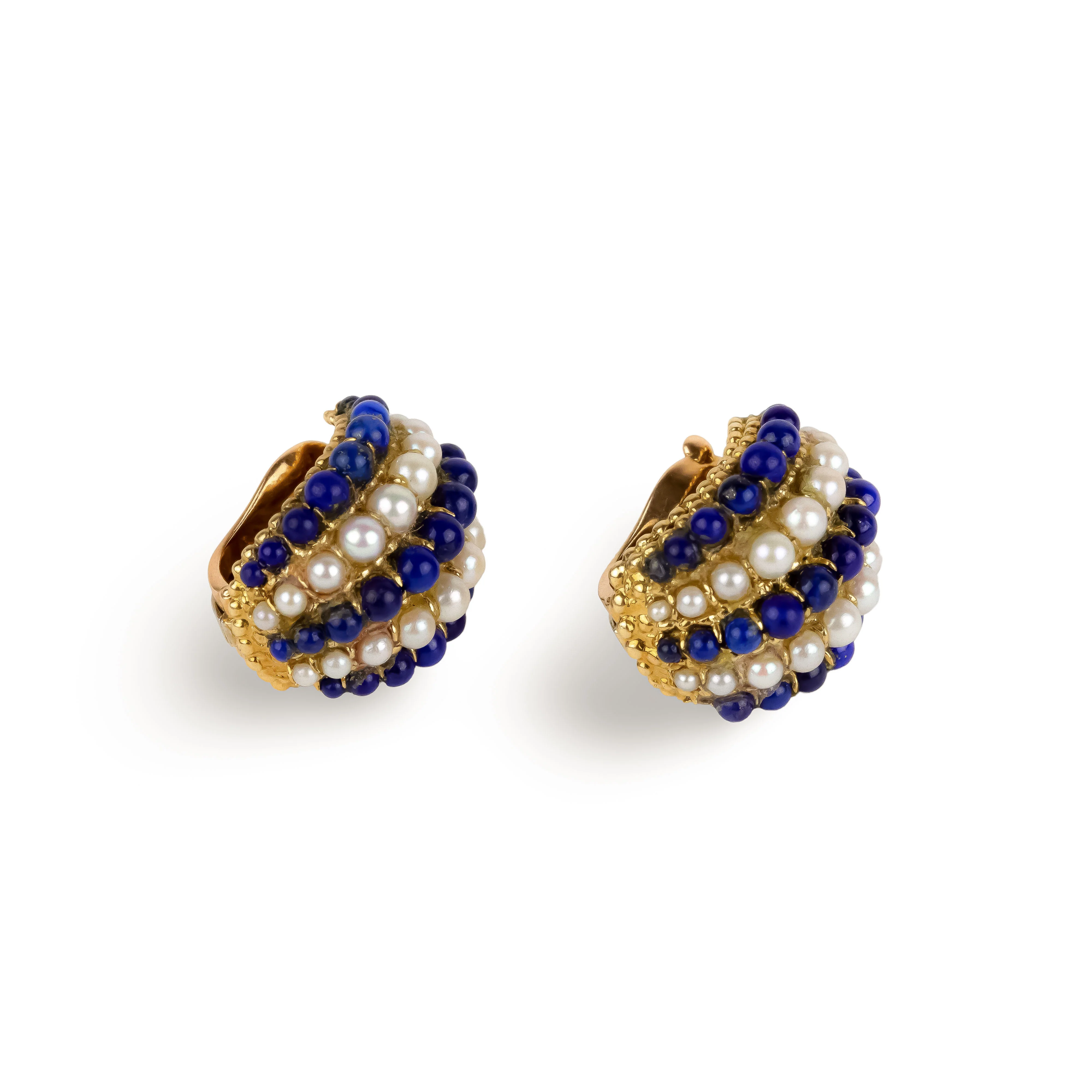 Boucles d'oreilles VAN CLEEF & ARPELS "Twist" en or jaune, perles et lapis-lazuli