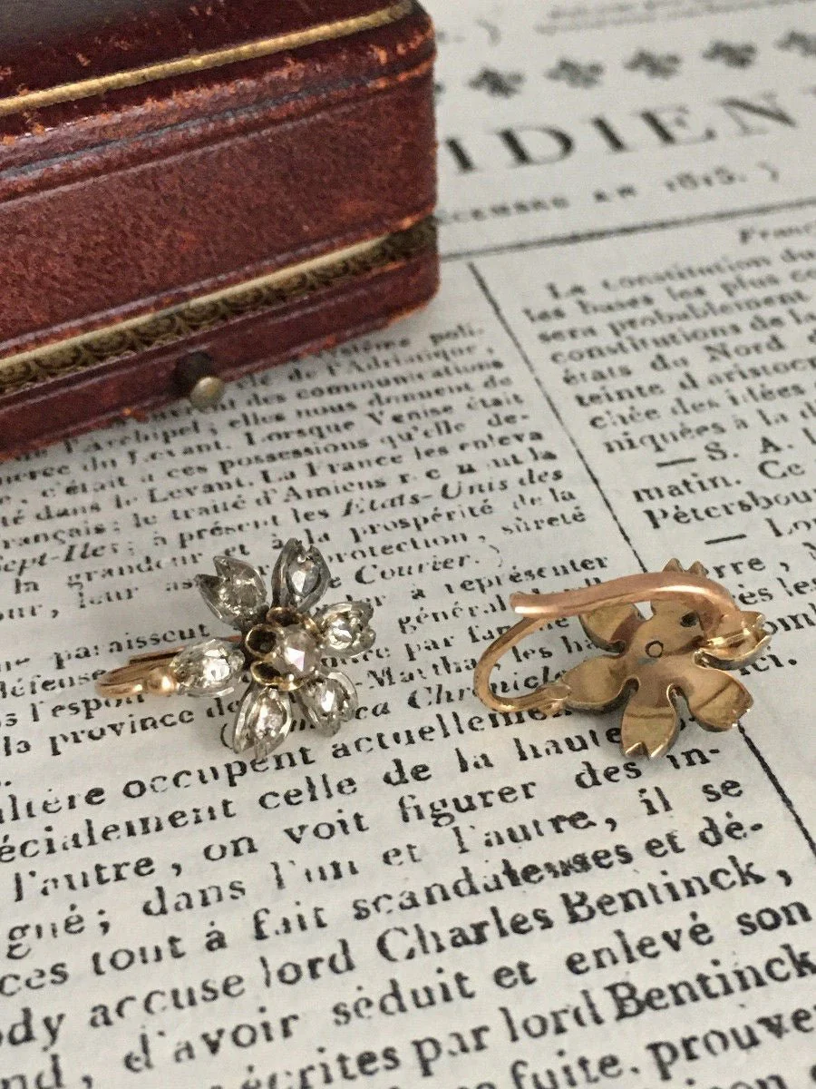 Boucles d'oreilles dormeuses anciennes en or 18K et argent - Image 11