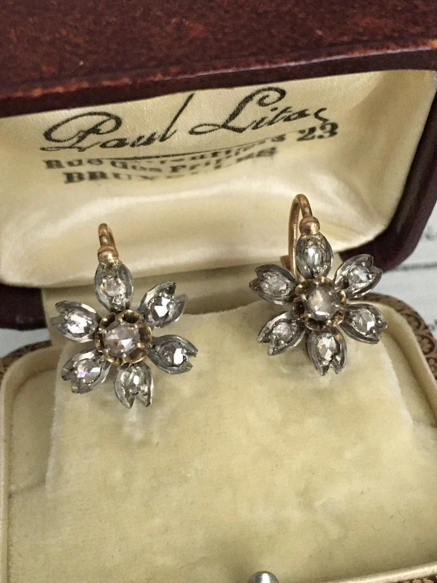 Boucles d'oreilles dormeuses anciennes en or 18K et argent - Image 2
