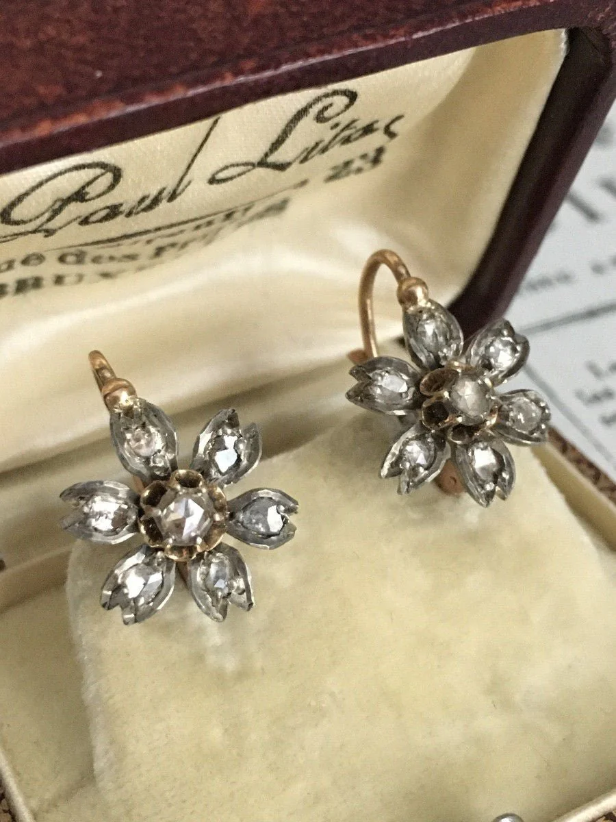 Boucles d'oreilles dormeuses anciennes en or 18K et argent - Image 3