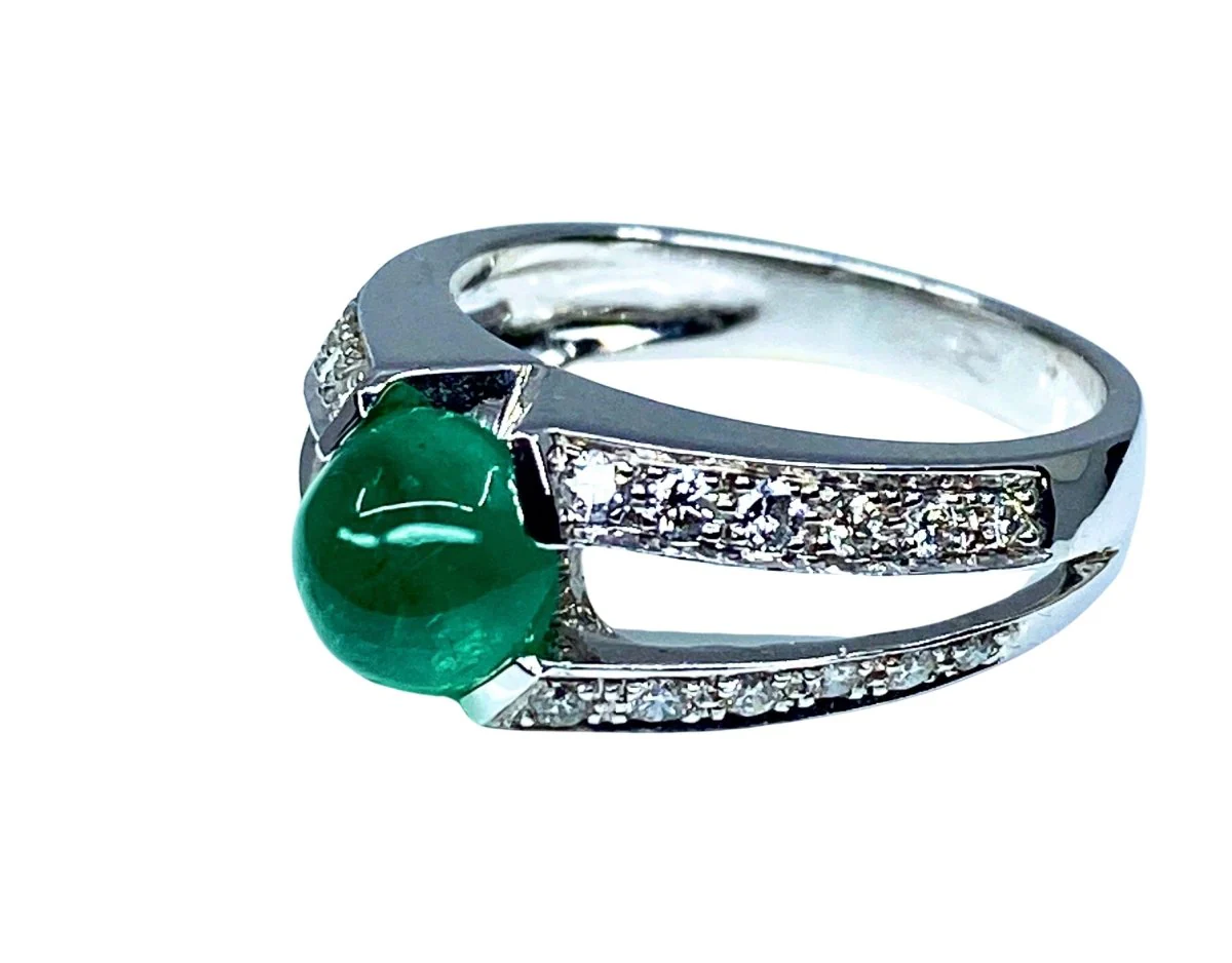 Bague en or blanc 18 carats en émeraude cabochon et diamants - Image 8
