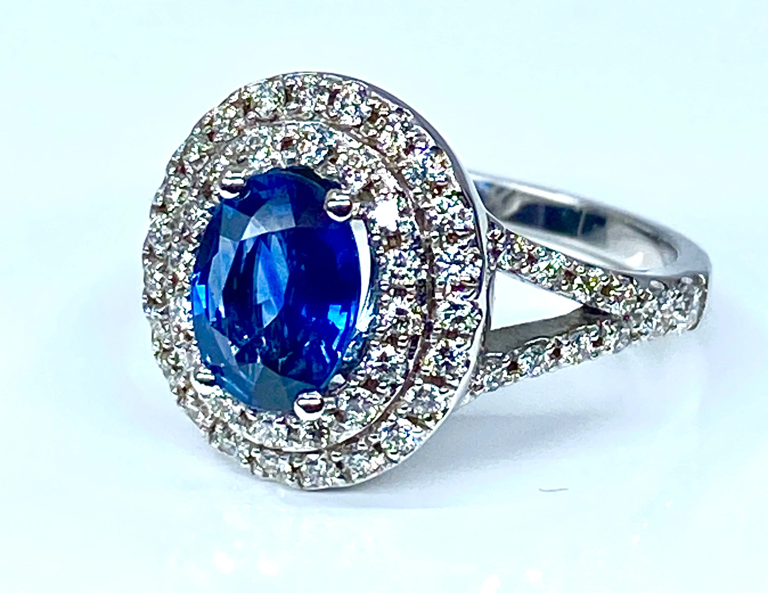 Bague en or blanc 18 carats en saphir et diamants - Image 3