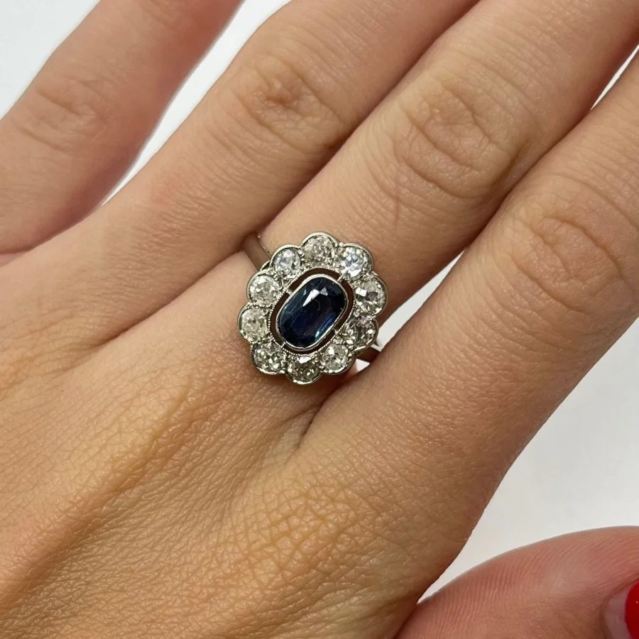 Bague marguerite vintage or blanc saphir 1 ct et diamants 1,5 ct - Image 2