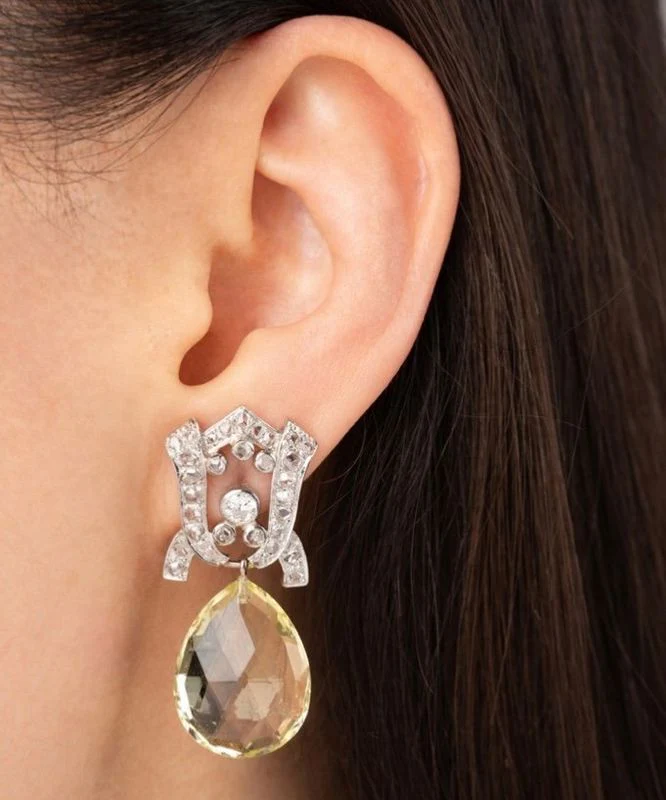 Boucle d'oreilles Art Déco, en or gris 18k et diamants