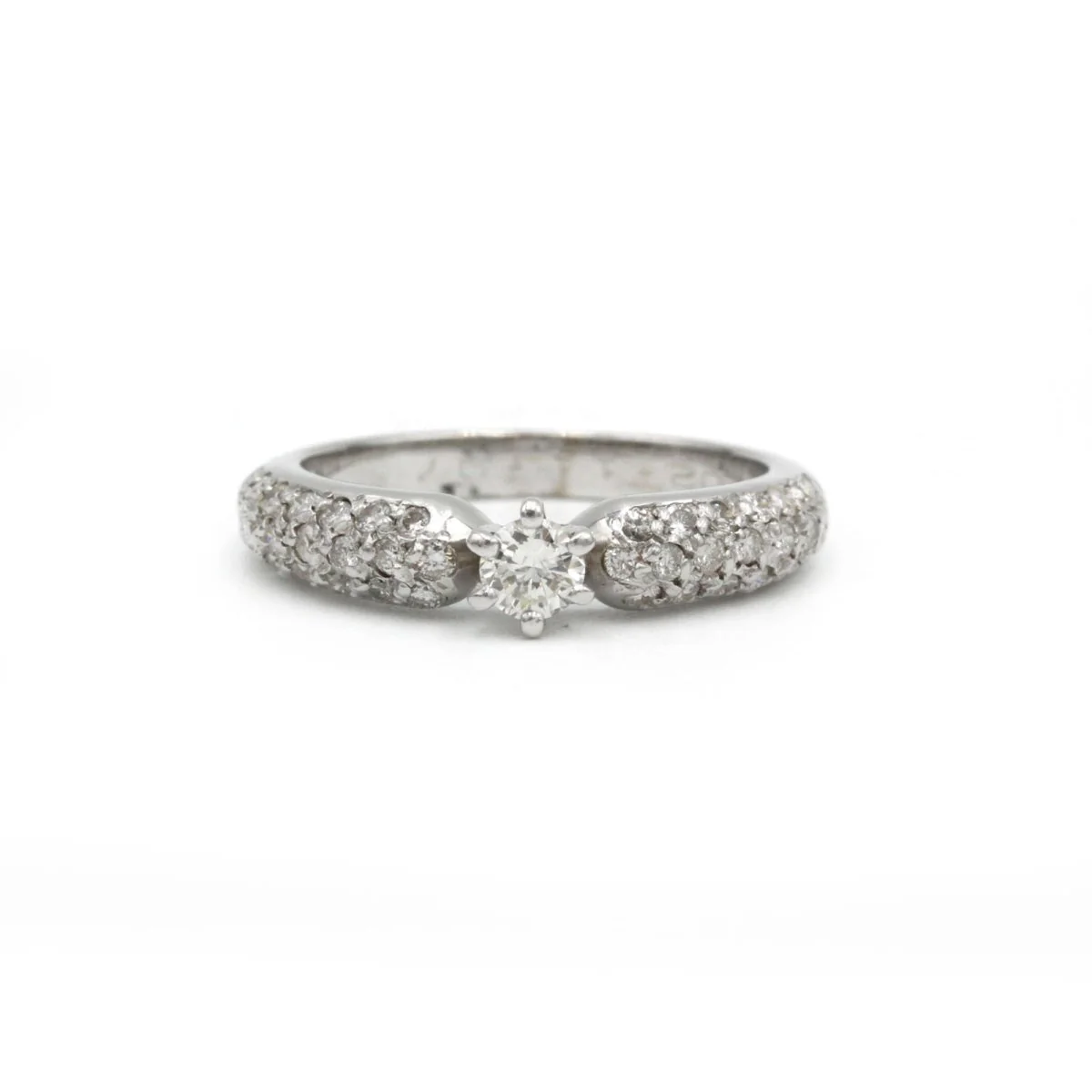 Bague Alliance en or blanc et diamants
