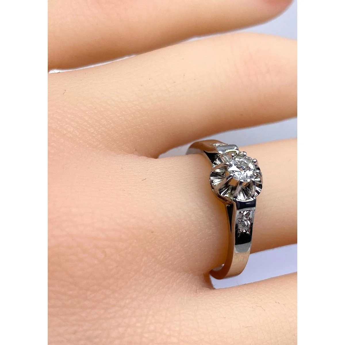 Bague Solitaire en or blanc et diamants - Image 6