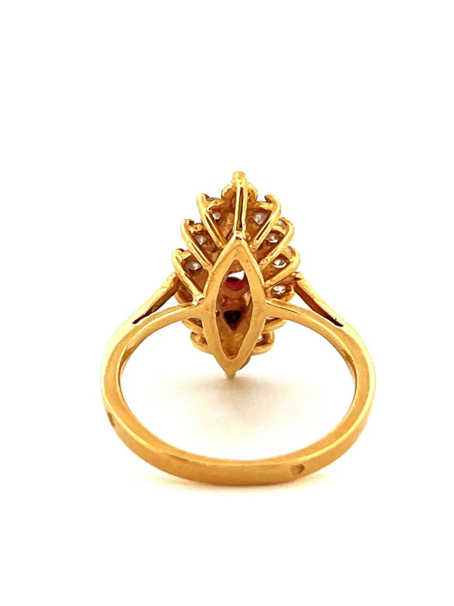 Bague Marquise en or jaune et en rubis et diamants - Image 5