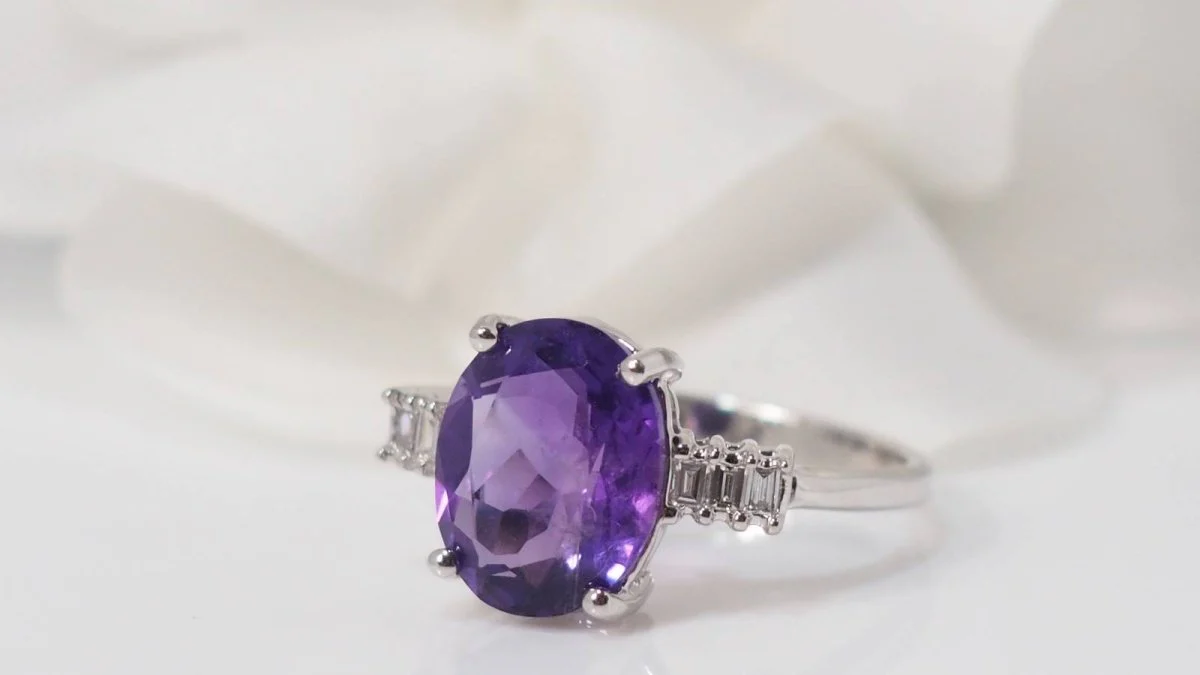 Bague en or blanc, améthyste et diamants - Image 5