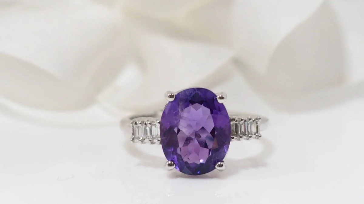 Bague en or blanc, améthyste et diamants - Image 7