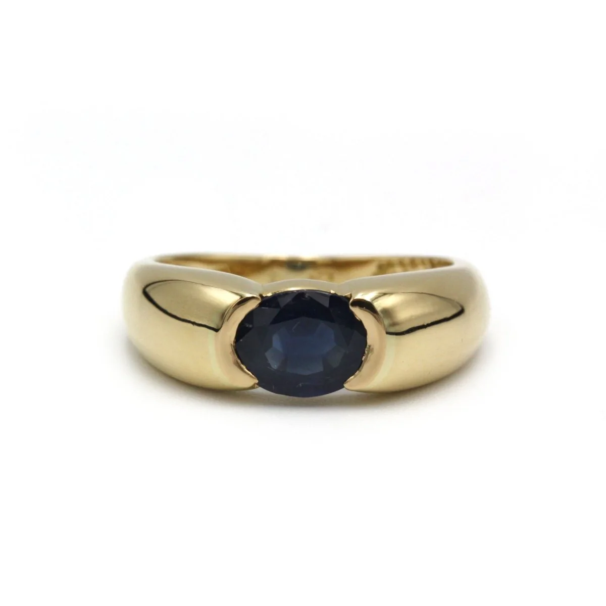 Bague en or jaune et saphir