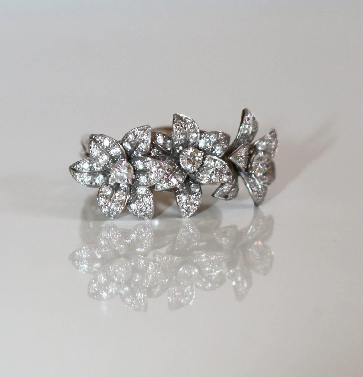 Bague MELLERIO en or blanc et diamant - Image 11