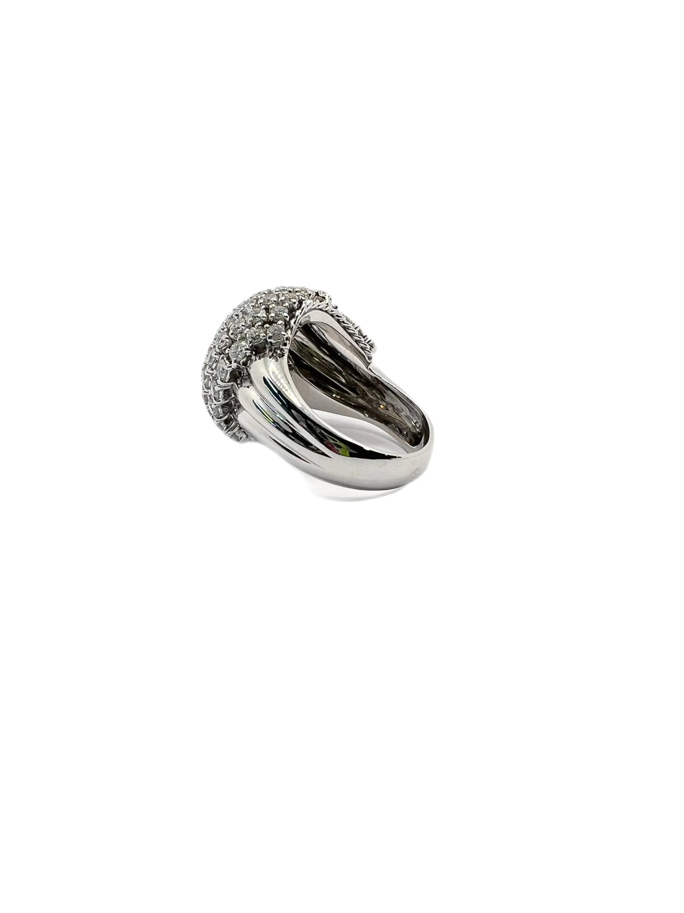 Bague Dôme en or blanc et diamants - Image 4