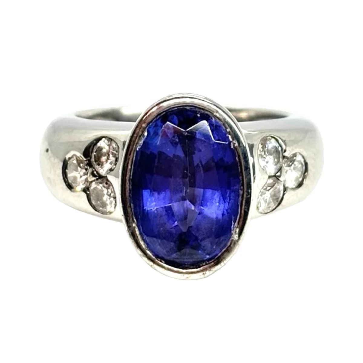 Bague en or blanc, tanzanite, et diamants