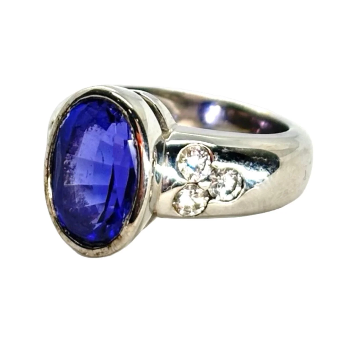 Bague en or blanc, tanzanite, et diamants - Image 3