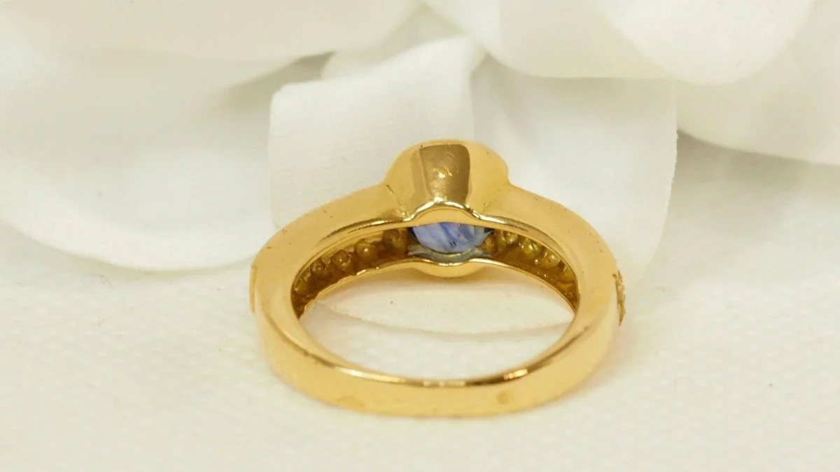 Bague en or jaune, saphir de Ceylan et diamants - Image 8