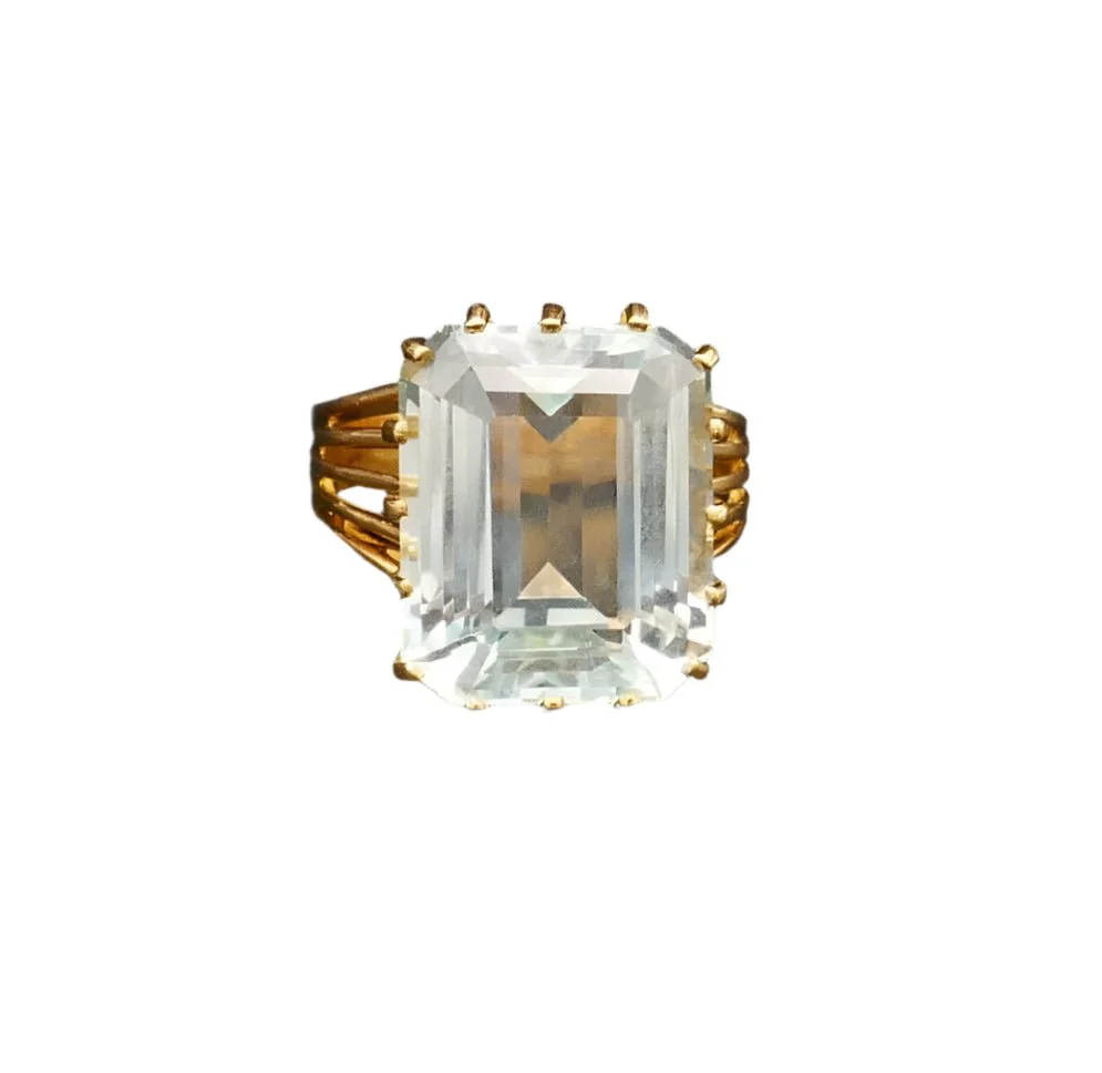 Bague Sertie d'Une Aigue Marine, Or Jaune 18 Carats.