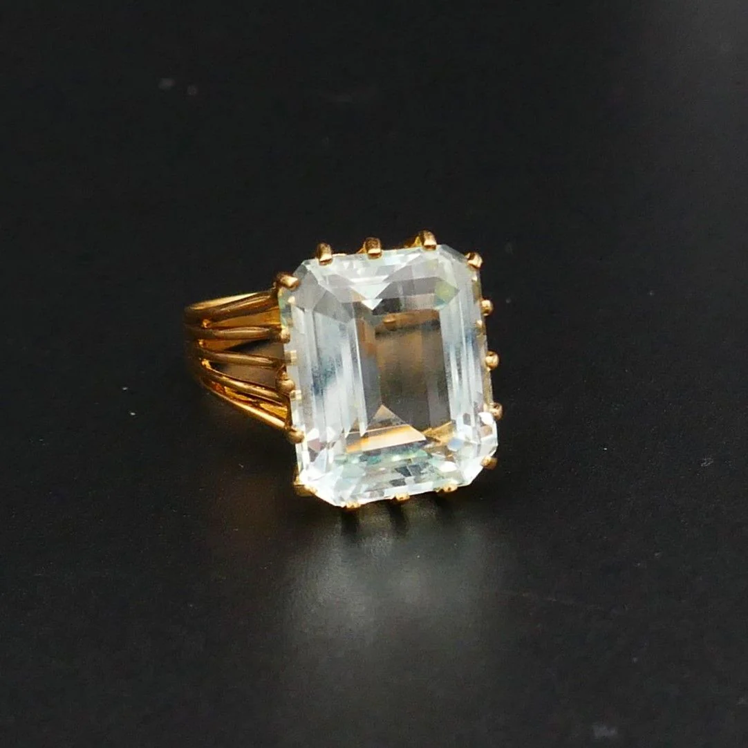Bague Sertie d'Une Aigue Marine, Or Jaune 18 Carats. - Image 2