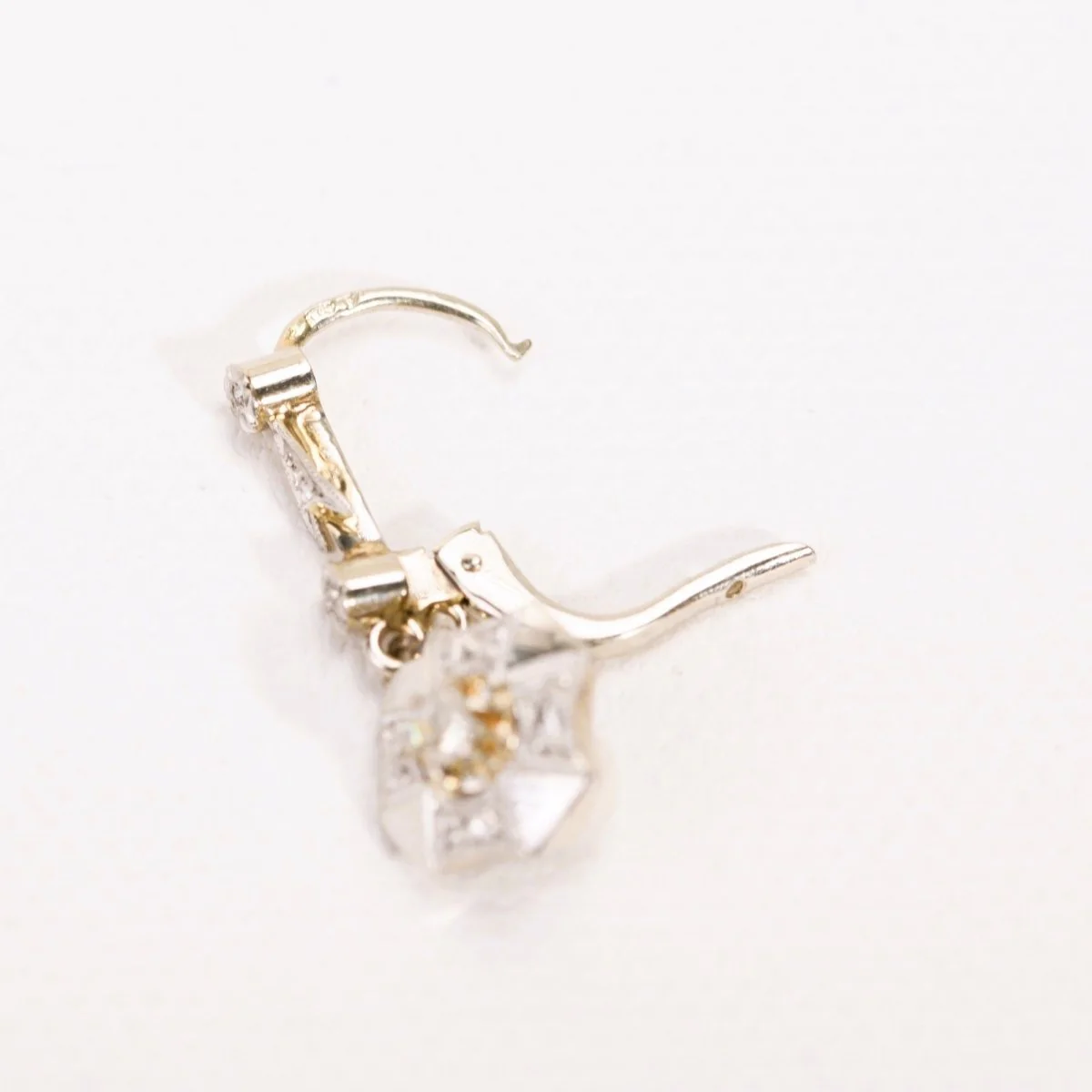 Boucles d'oreilles Dormeuses Art Déco diamants en or - Image 4