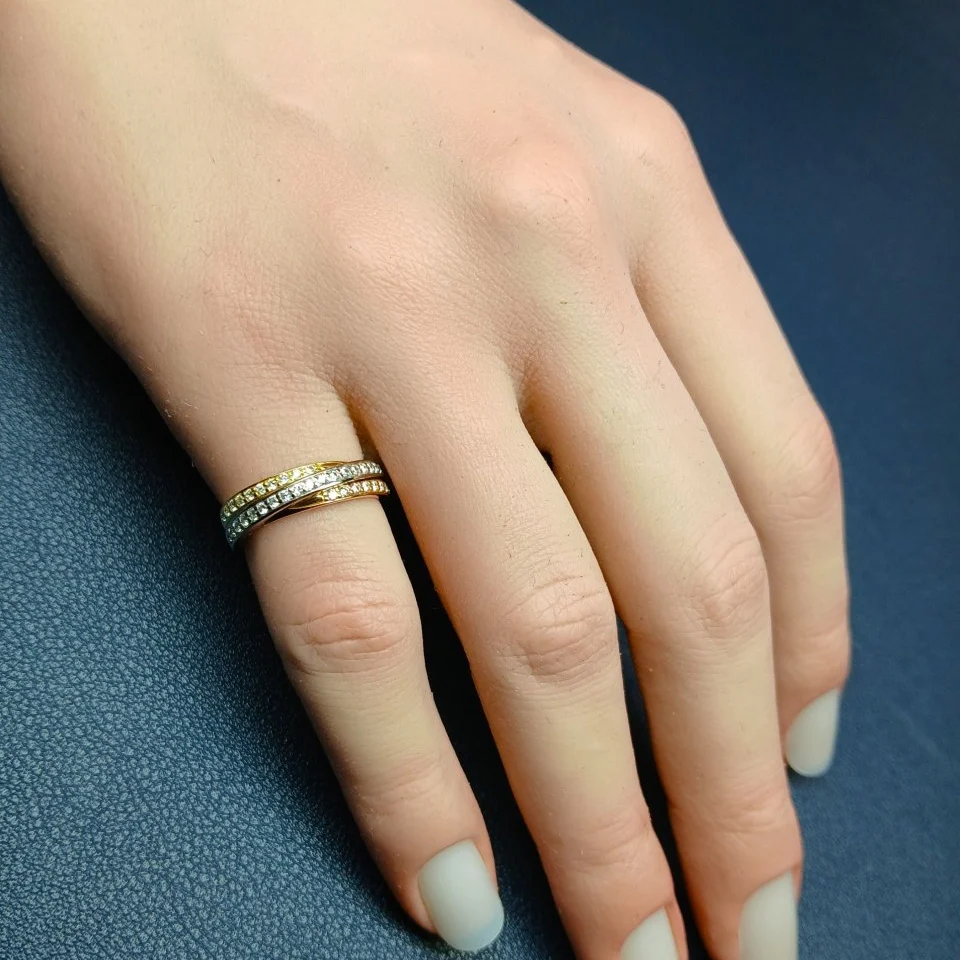 Bague Alliance en or blanc, or jaune et diamants - Image 2