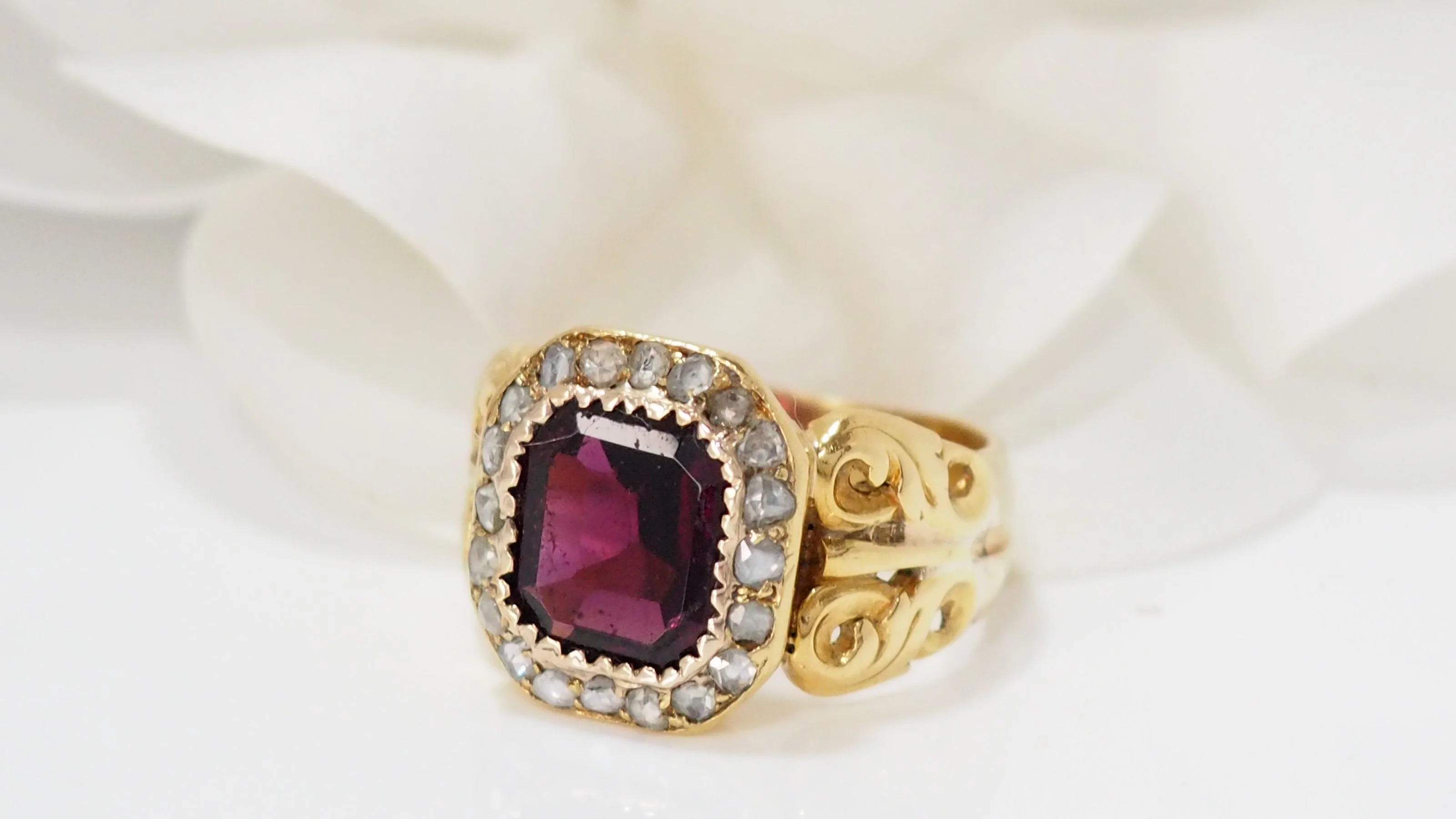 Bague En Or Jaune, Grenat Et diamants taille rose - Image 3