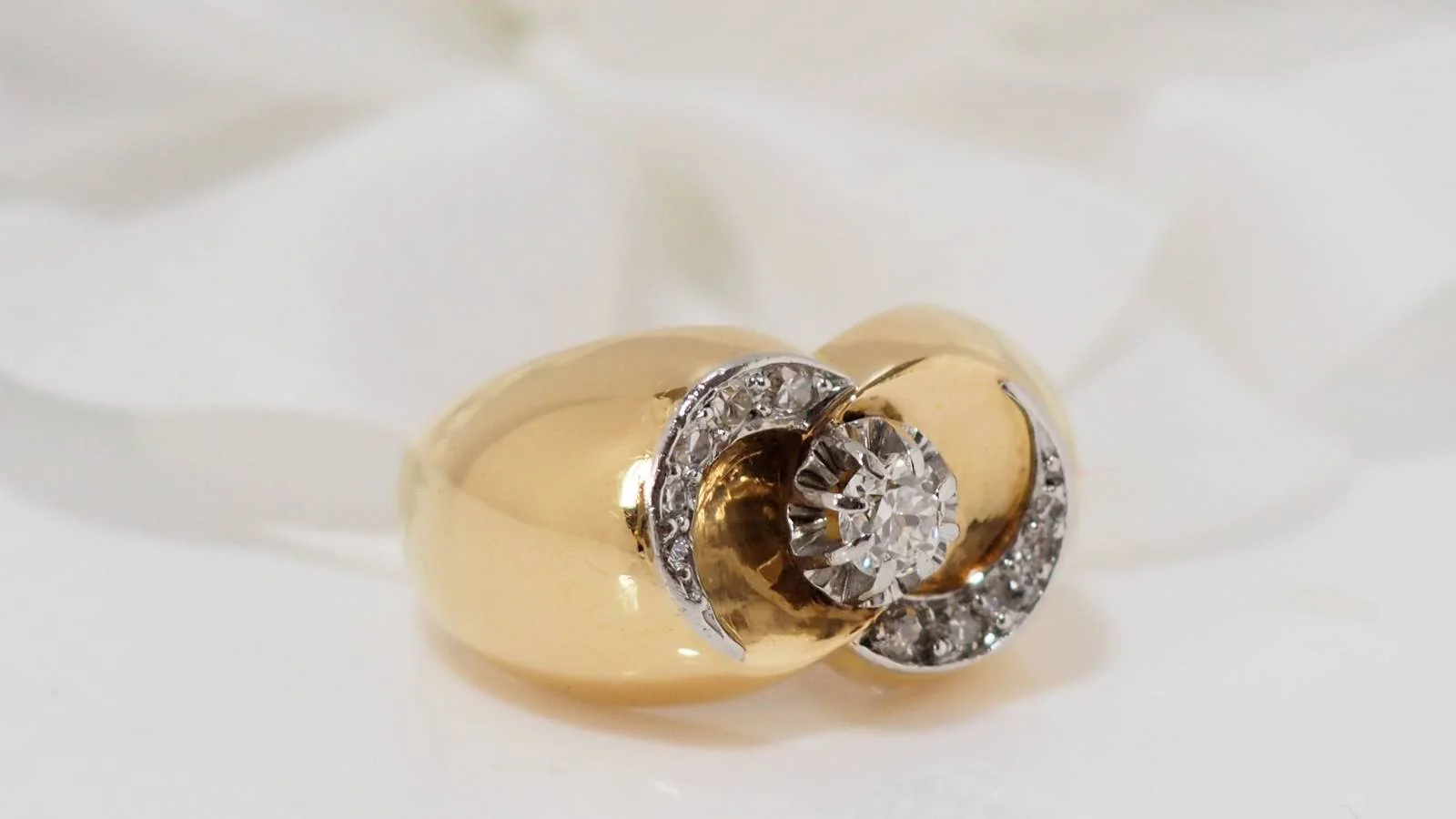 Bague en or jaune et diamants - Image 3