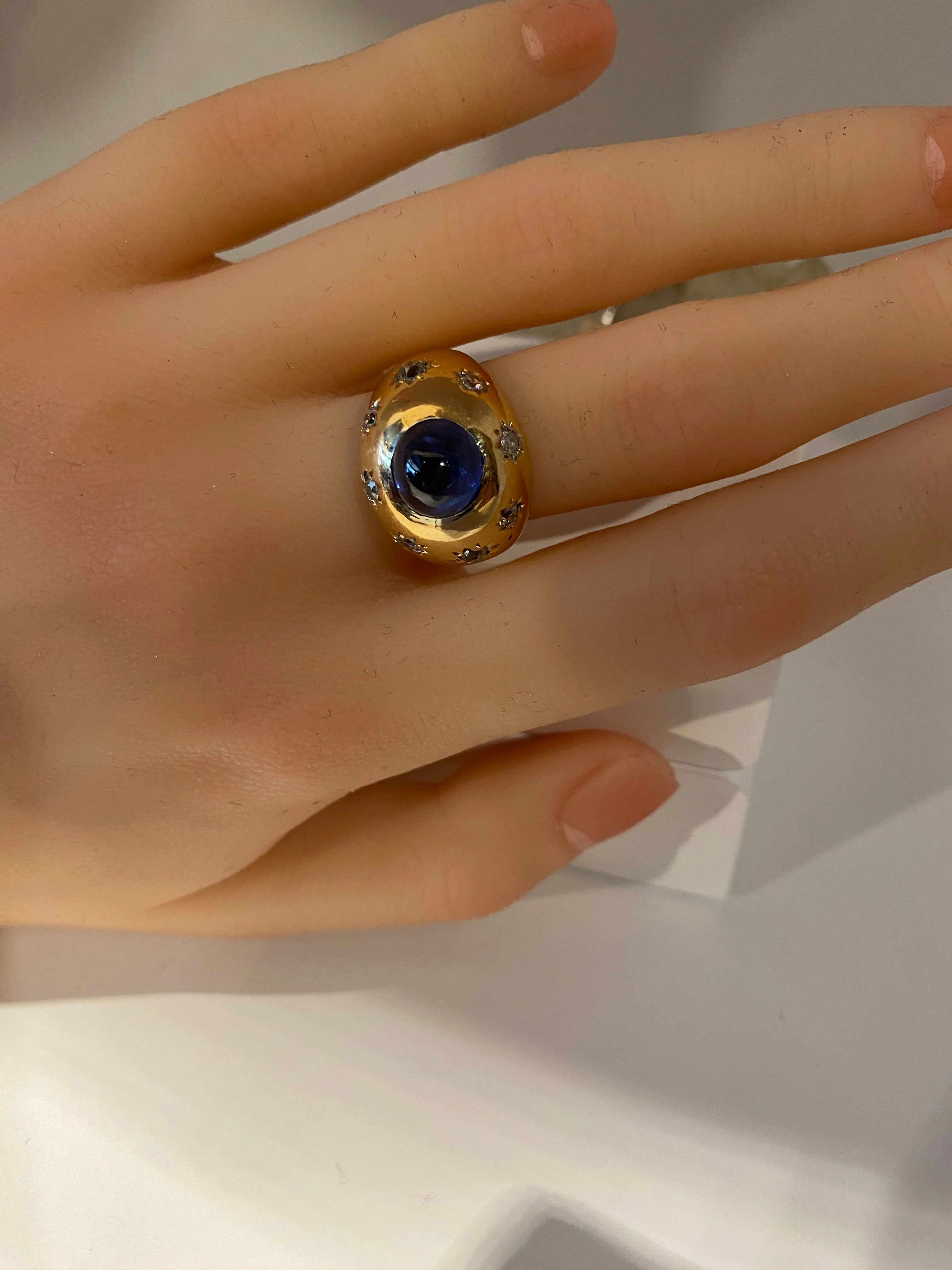 Bague en or 18 carats, saphir cabochon 5.10 ct ceylan non chauffé vers 1940 - Image 14