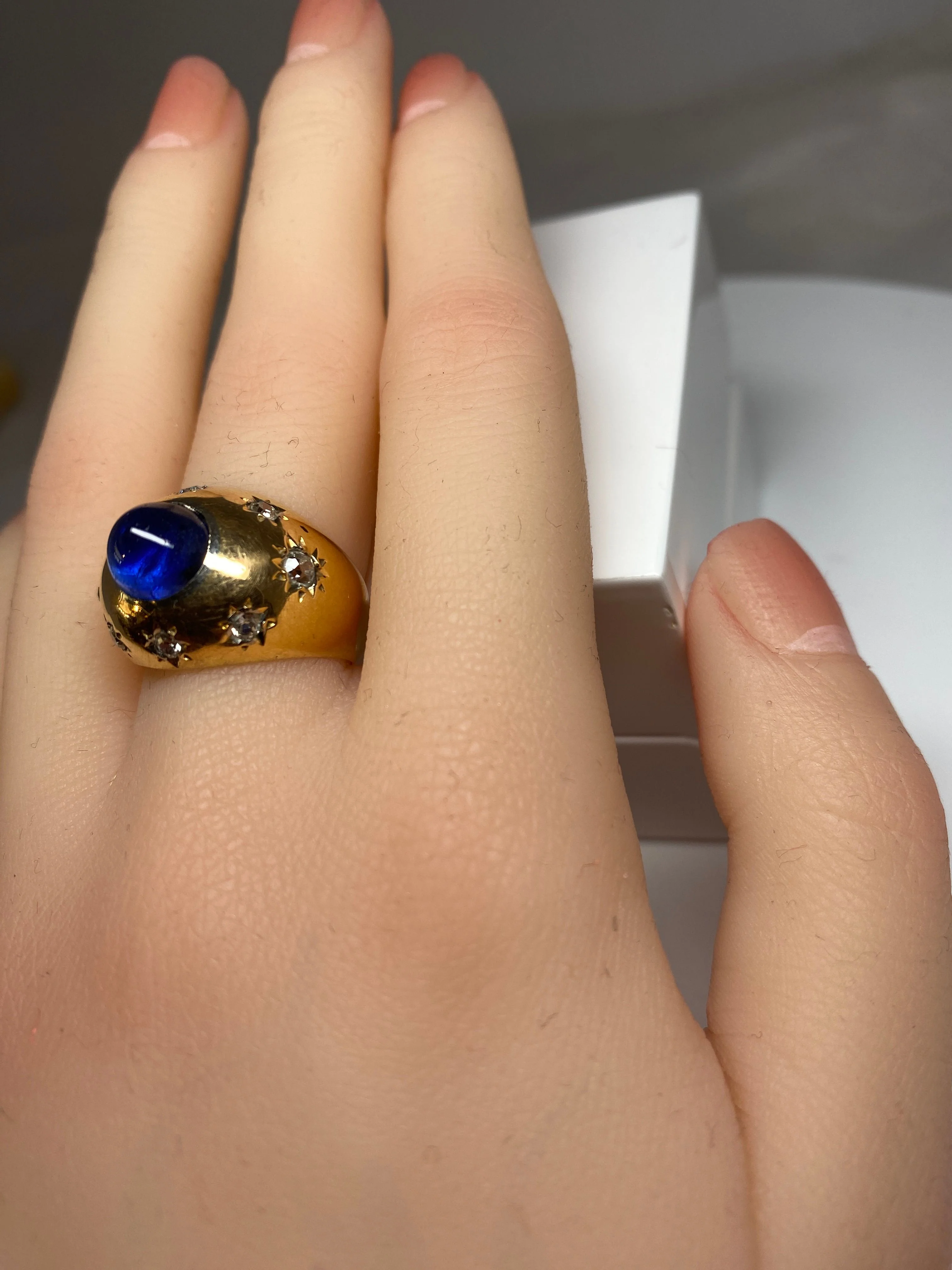 Bague en or 18 carats, saphir cabochon 5.10 ct ceylan non chauffé vers 1940 - Image 16