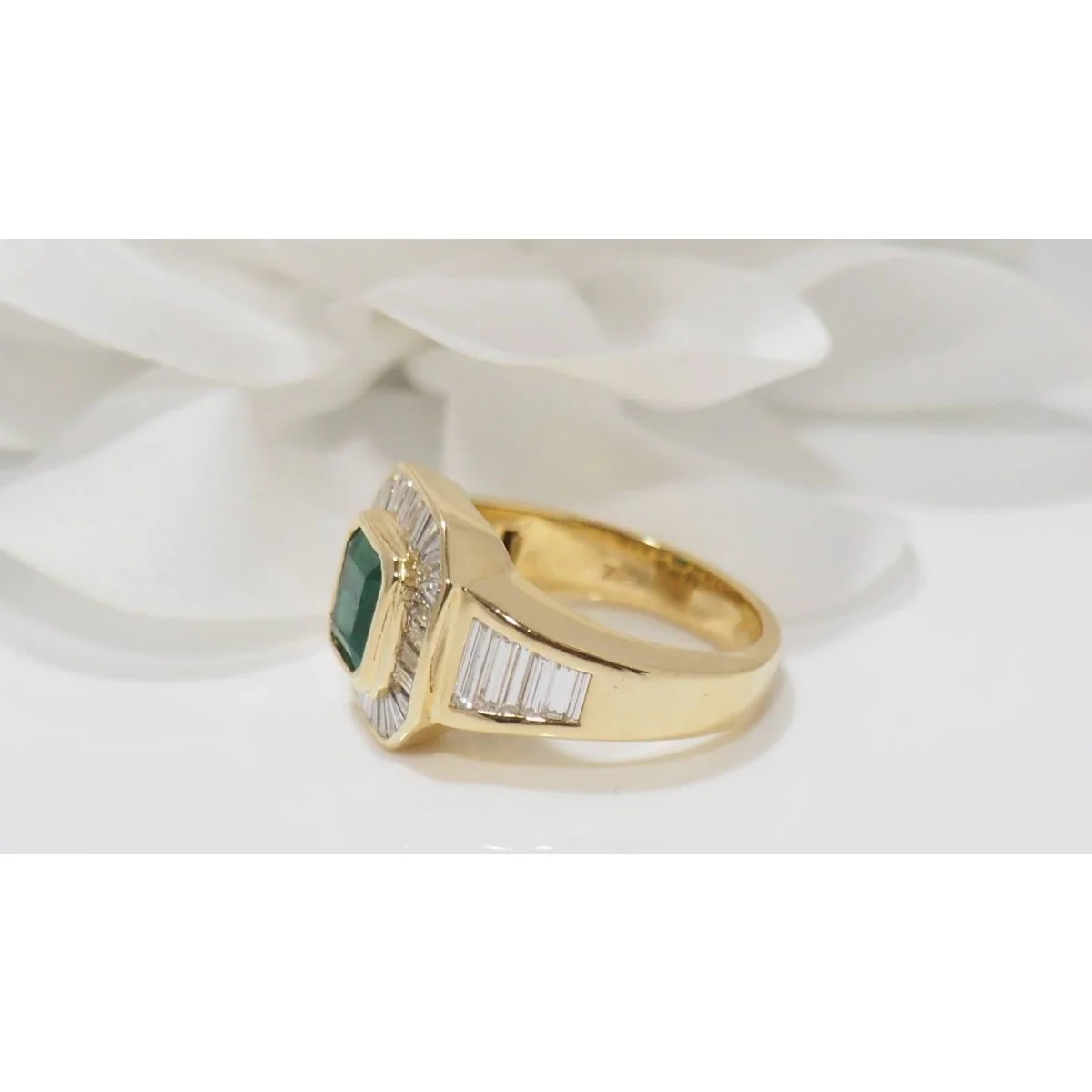 Bague vintage en or jaune, émeraude et diamants - Image 4