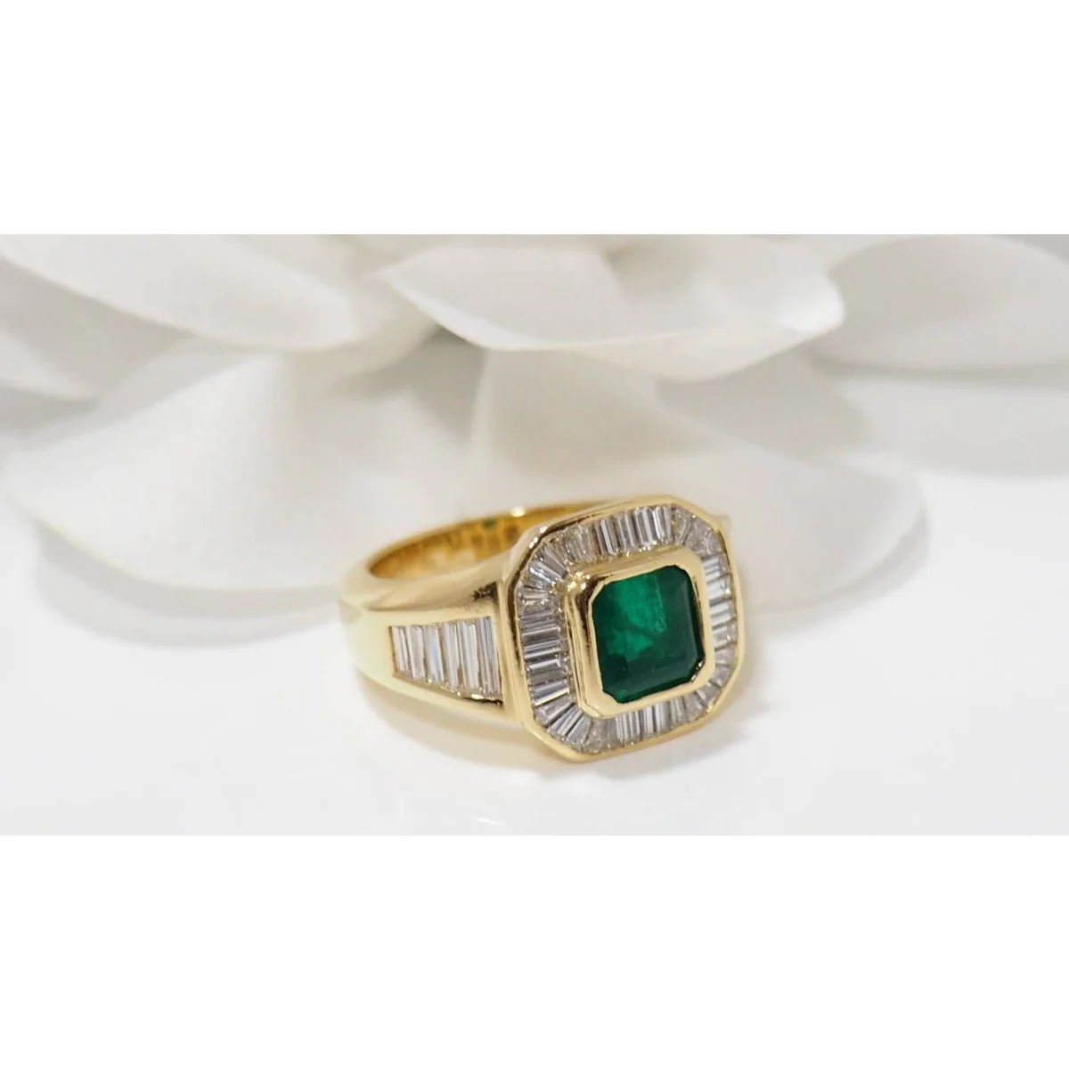 Bague vintage en or jaune, émeraude et diamants - Image 5