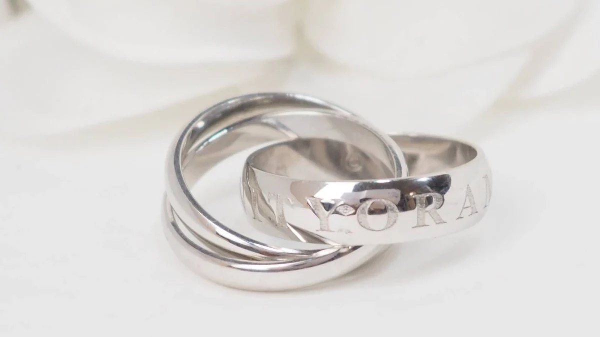 Bague CARTIER vintage Or Amour et Trinity en or blanc - Image 5