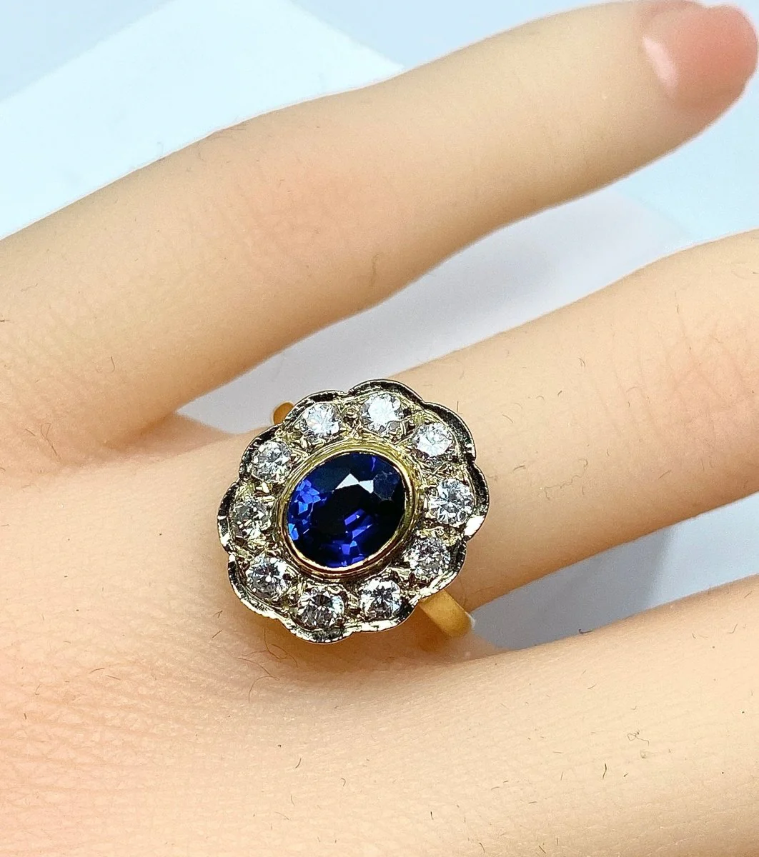 Bague marguerite en or 18 carats en saphir et diamants - Image 9