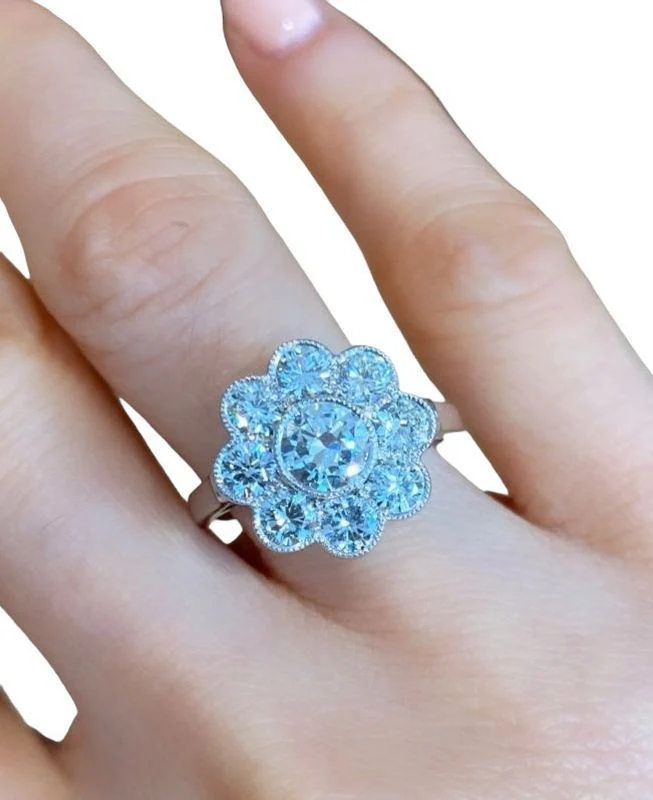 Bague Marguerite, en or blanc 18k et diamants - Image 7