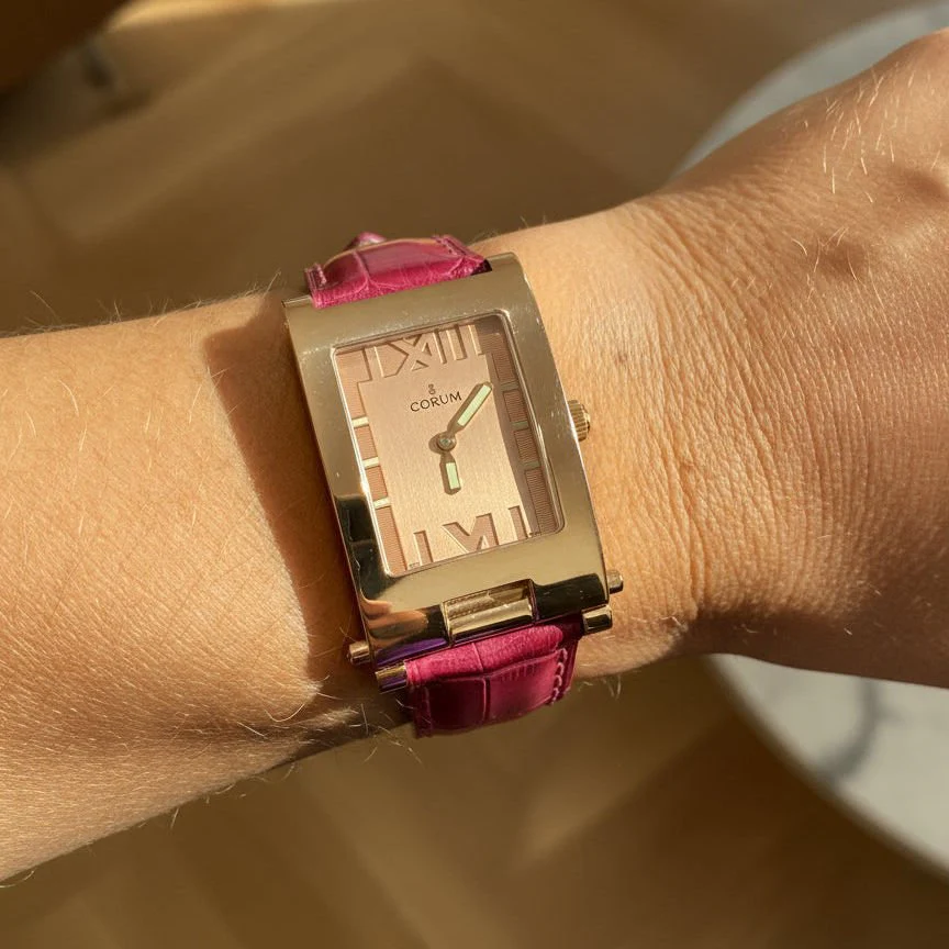 Montre CORUM "Tobogan Flip Up" en or rose et quartz - Image 2